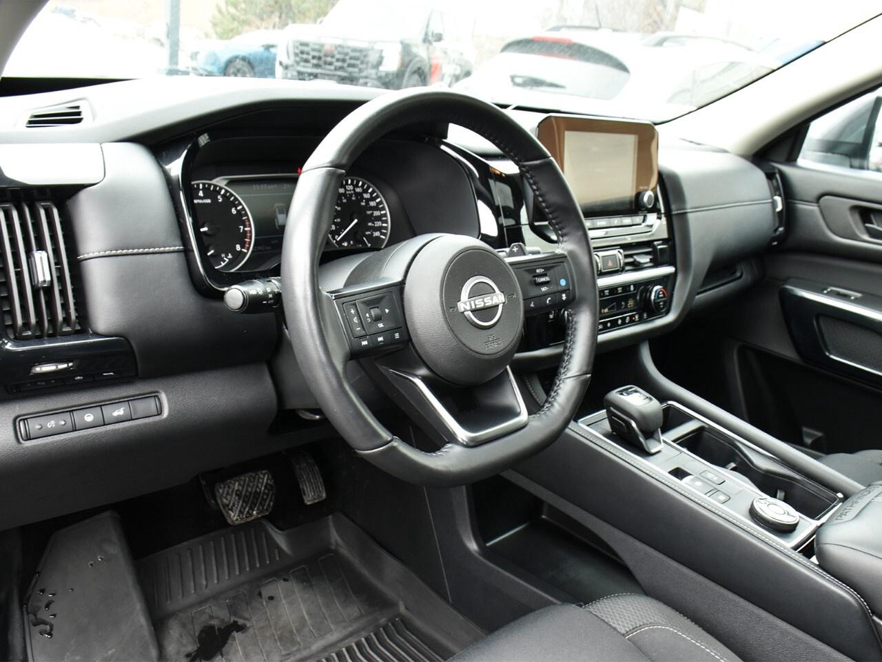 2024 Nissan Pathfinder SV, 8 PASSENGER,  POWER TAILGATE, APPLE CARPLAY Photo