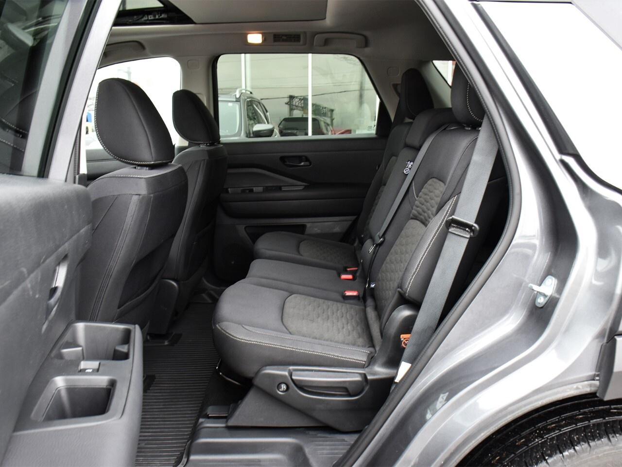 2024 Nissan Pathfinder SV, 8 PASSENGER,  POWER TAILGATE, APPLE CARPLAY Photo