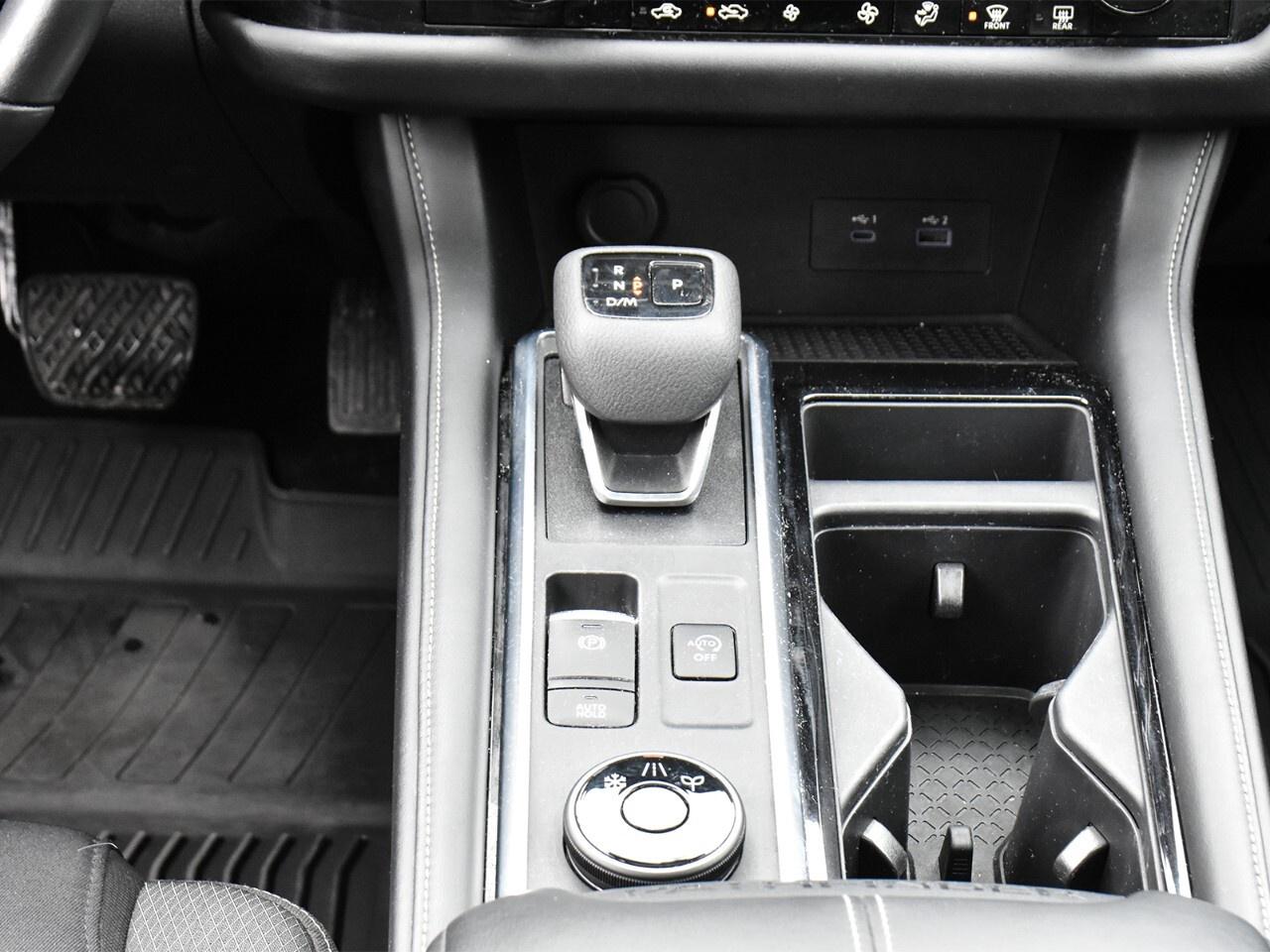 2024 Nissan Pathfinder SV, 8 PASSENGER,  POWER TAILGATE, APPLE CARPLAY Photo