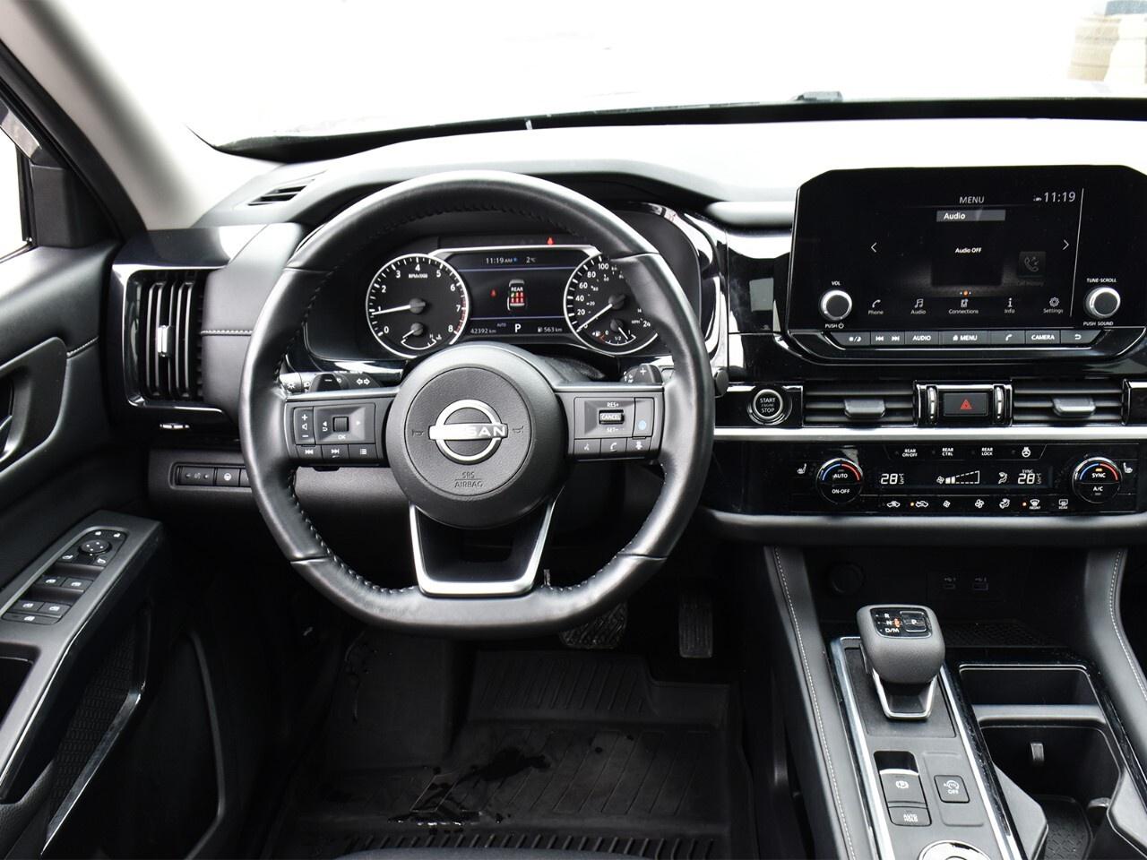 2024 Nissan Pathfinder SV, 8 PASSENGER,  POWER TAILGATE, APPLE CARPLAY Photo