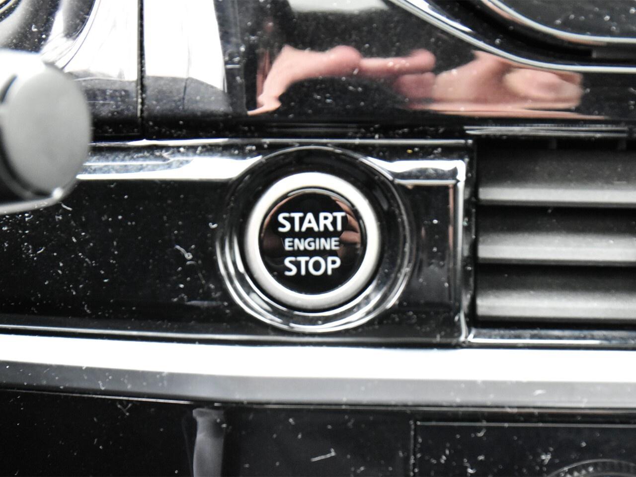 2024 Nissan Pathfinder SV, 8 PASSENGER,  POWER TAILGATE, APPLE CARPLAY Photo