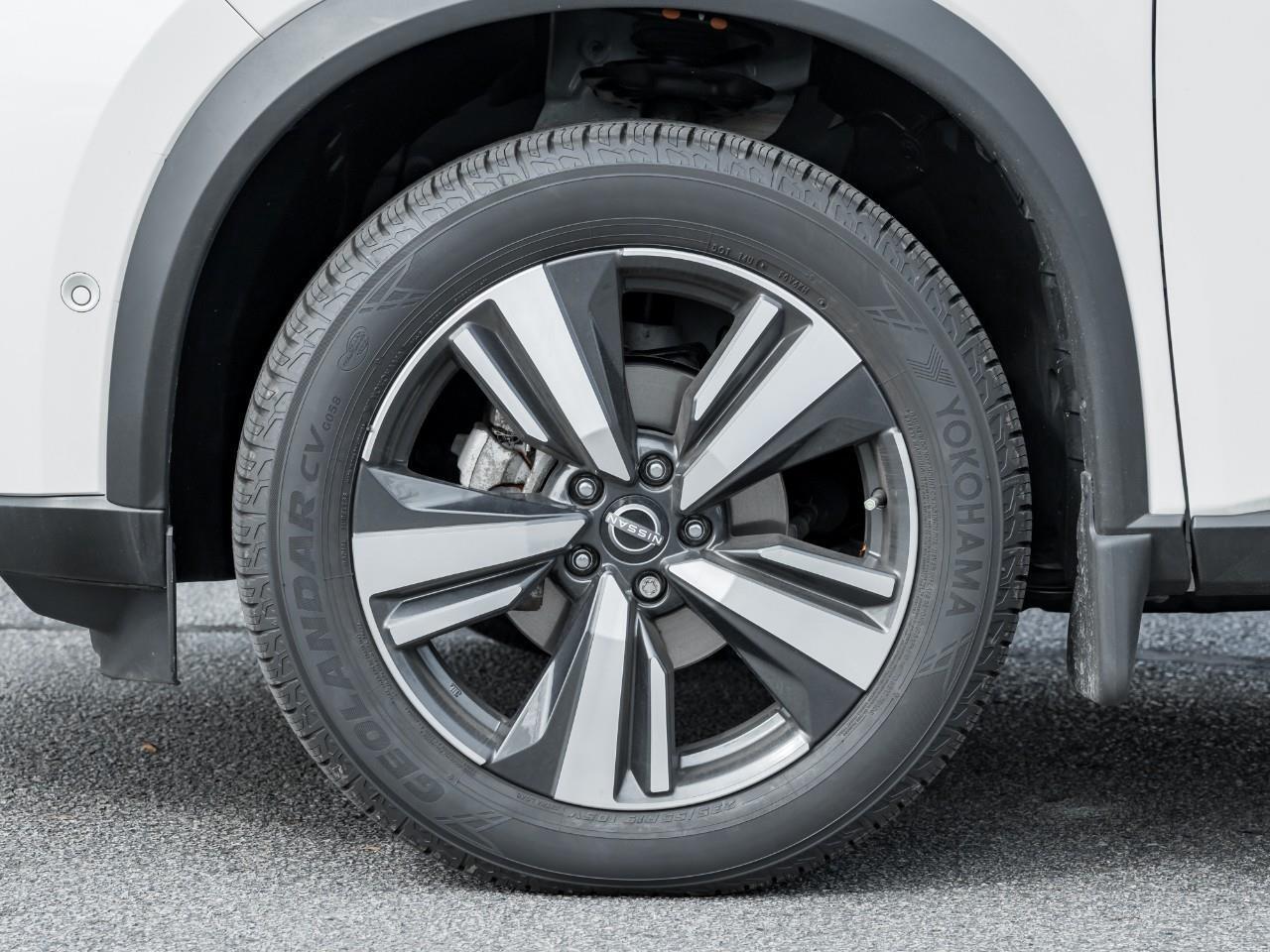 2023 Nissan Rogue SL Photo3