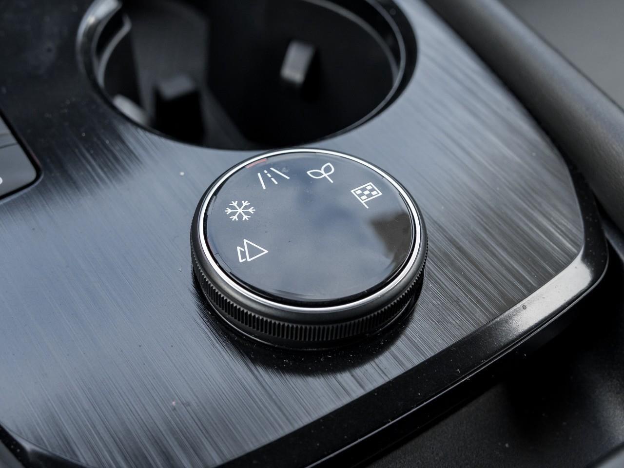 2023 Nissan Rogue SL Photo