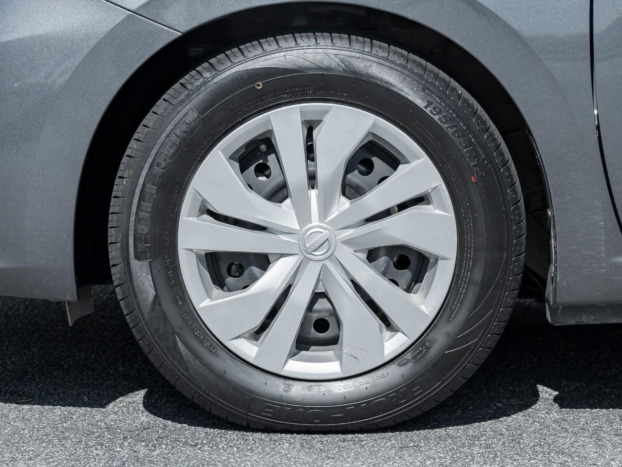 2023 Nissan Versa S Photo