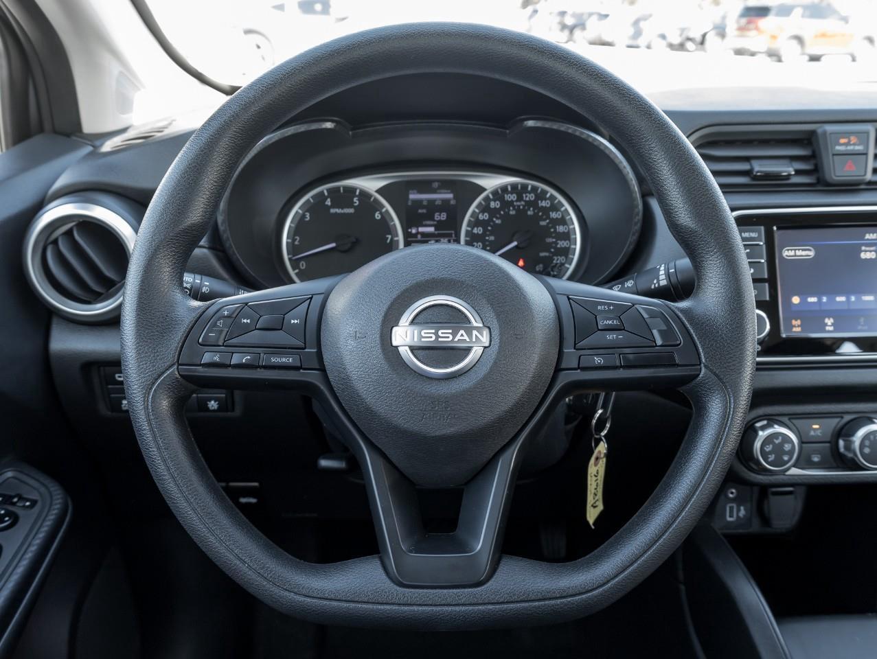 2023 Nissan Versa S Photo