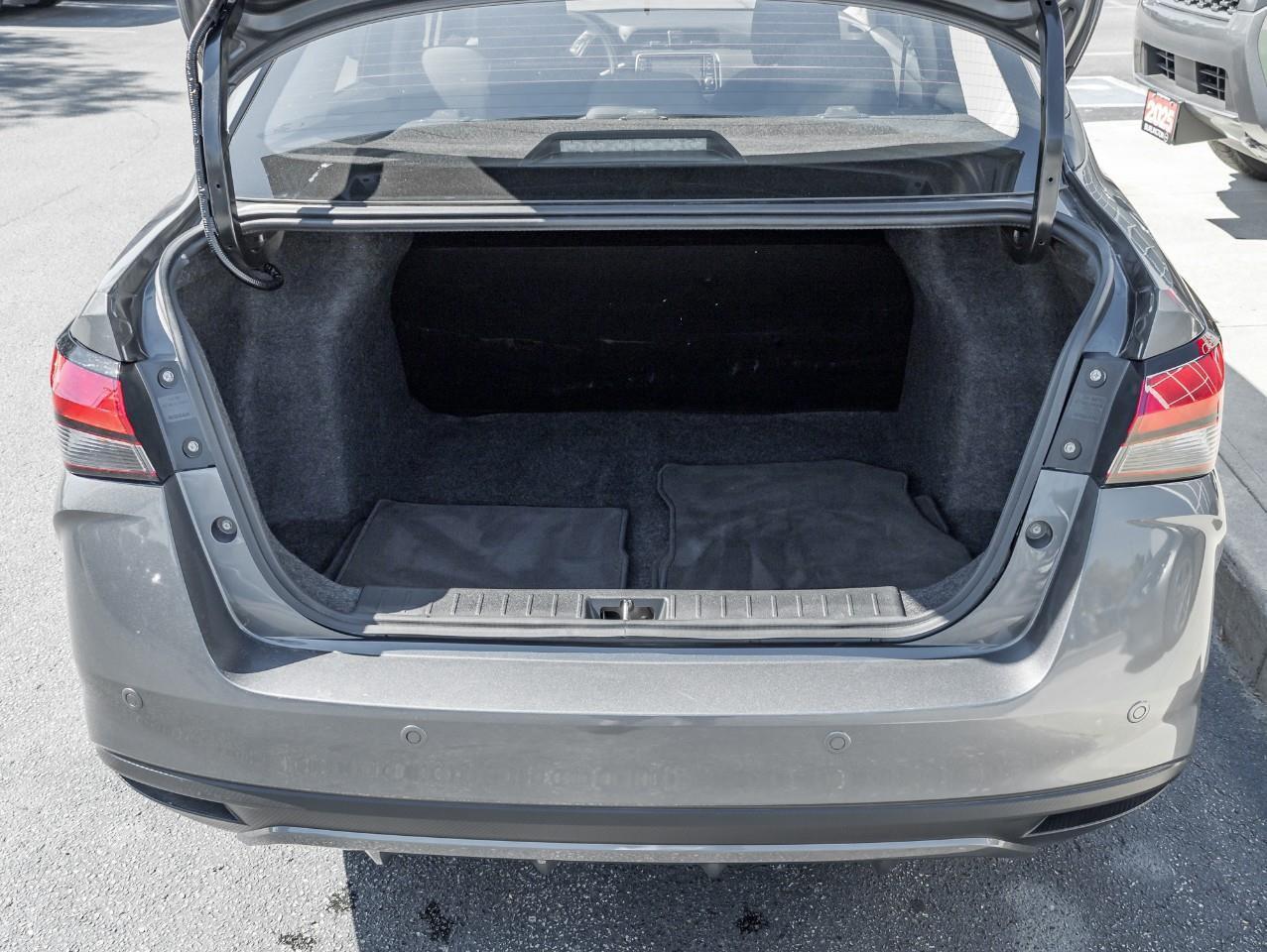 2023 Nissan Versa S Photo