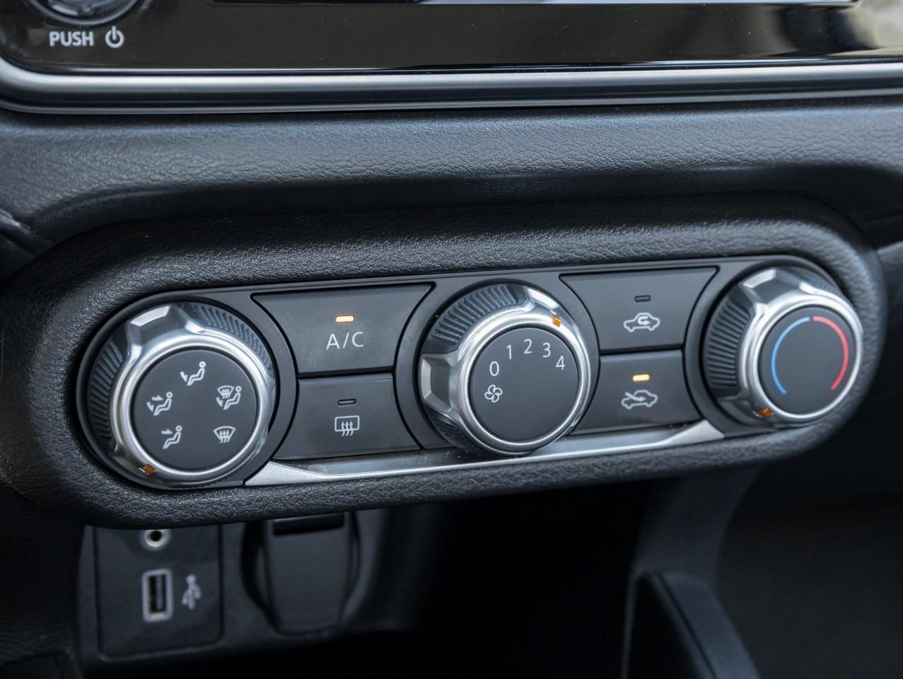 2023 Nissan Versa S Photo