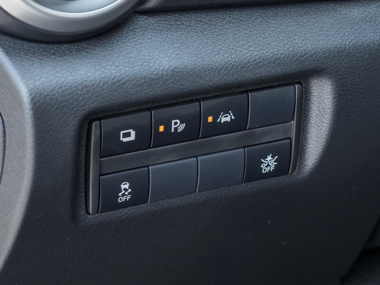 2023 Nissan Versa S Photo