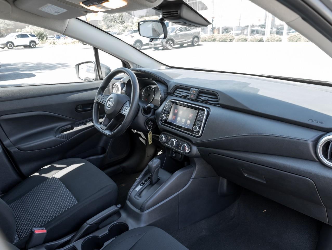 2023 Nissan Versa S Photo