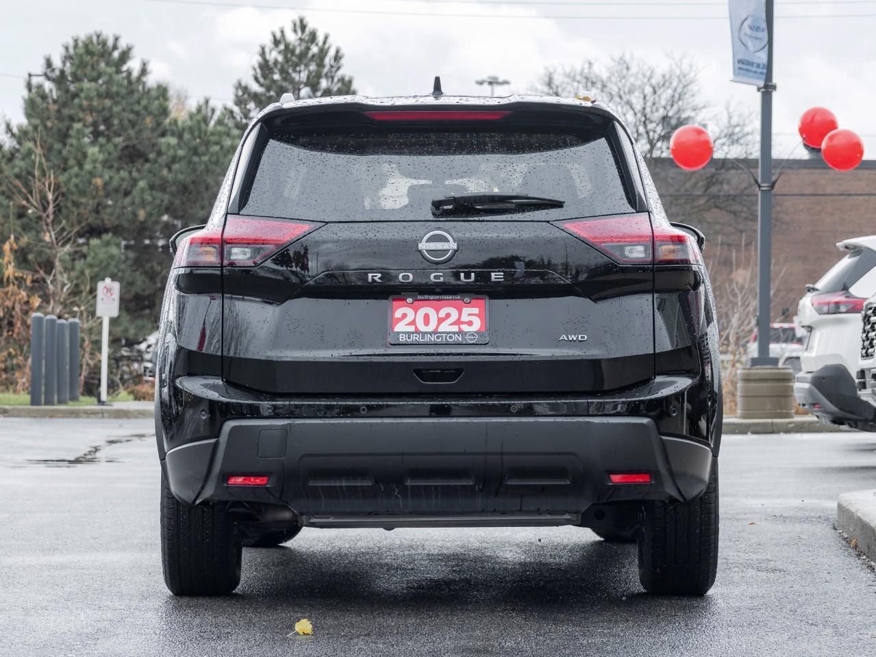 2025 Nissan Rogue SV MOONROOF Photo