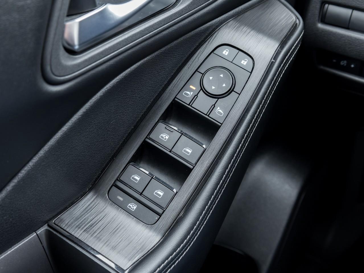 2025 Nissan Rogue SV MOONROOF Photo