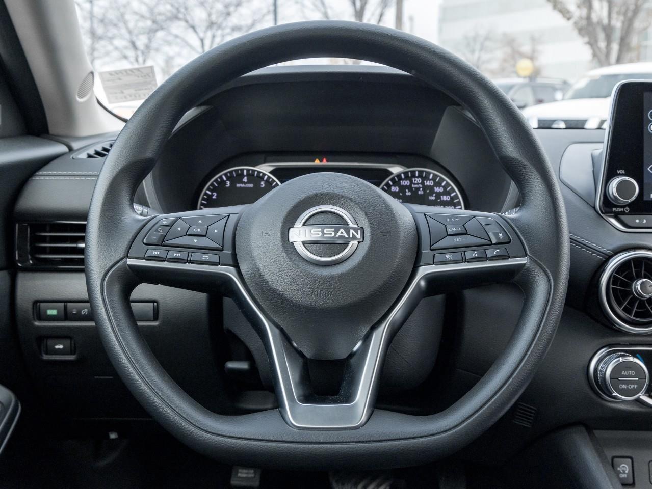 2025 Nissan Sentra SV Photo