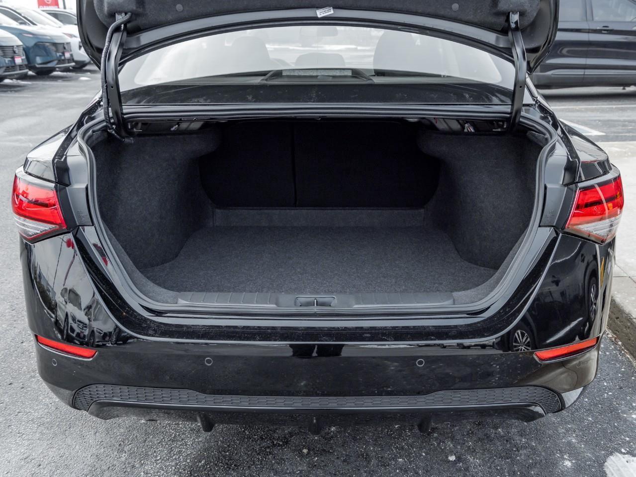 2025 Nissan Sentra SV Photo