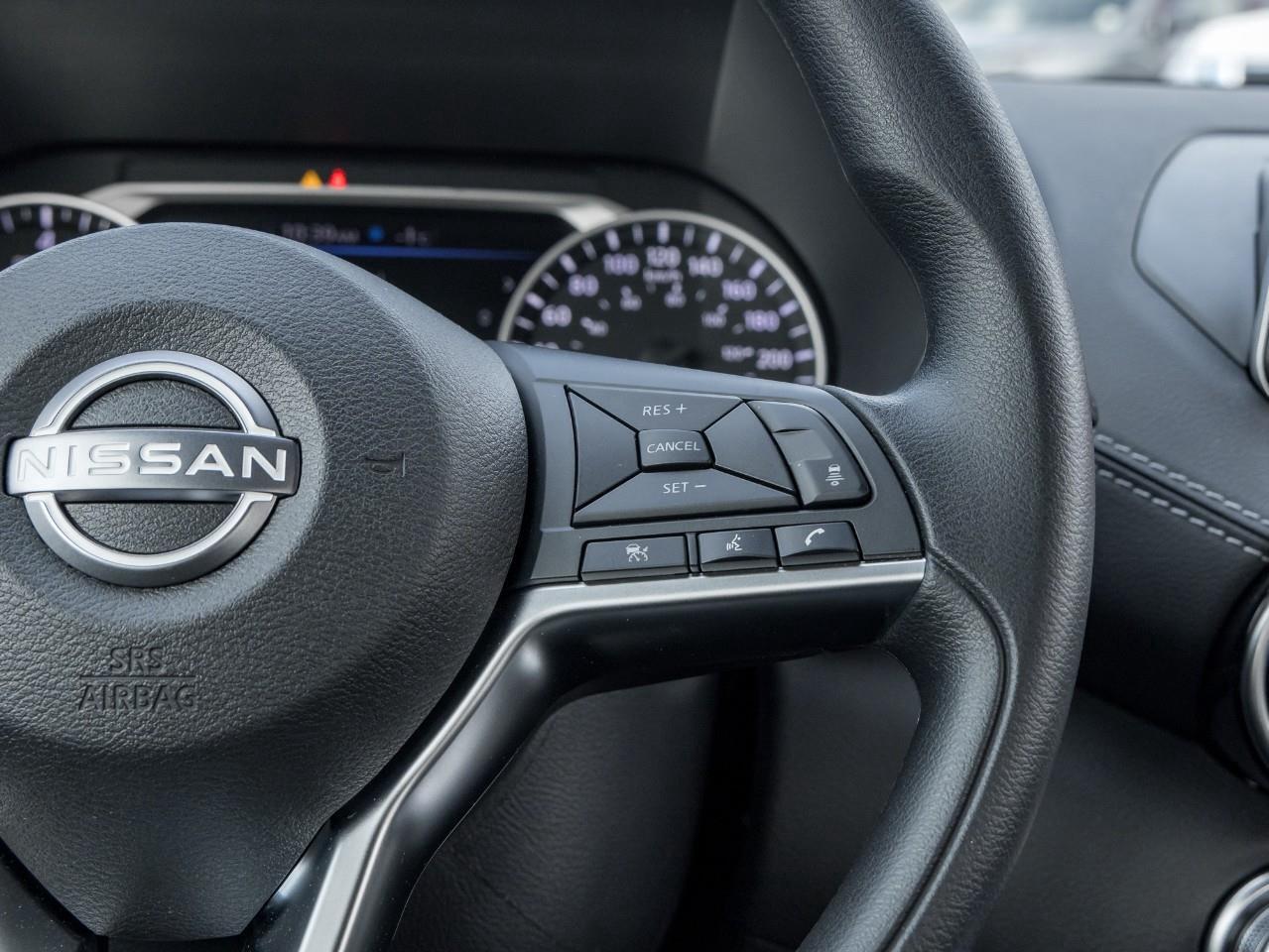 2025 Nissan Sentra SV Photo