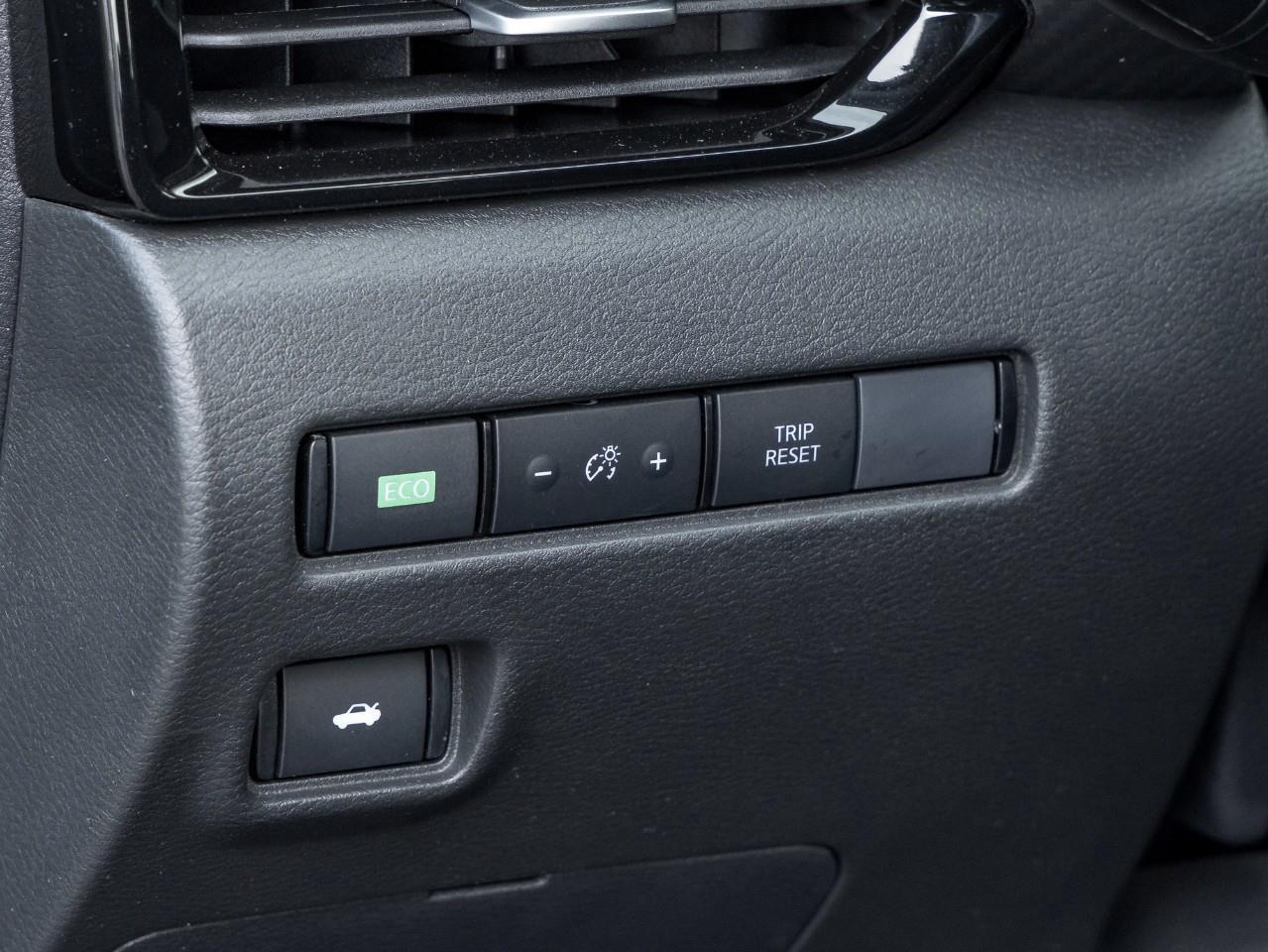 2025 Nissan Sentra SV Photo