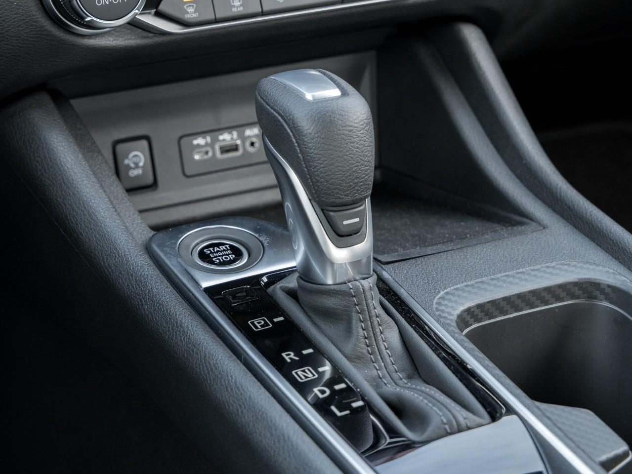 2025 Nissan Sentra SV Photo