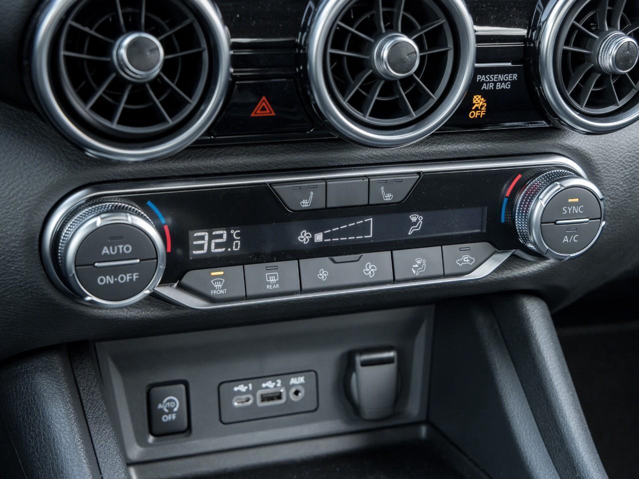 2025 Nissan Sentra SV Photo