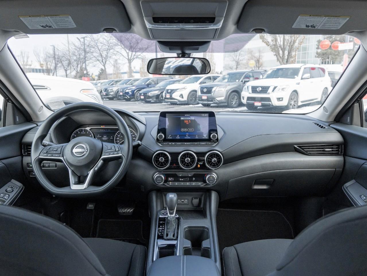 2025 Nissan Sentra SV Photo