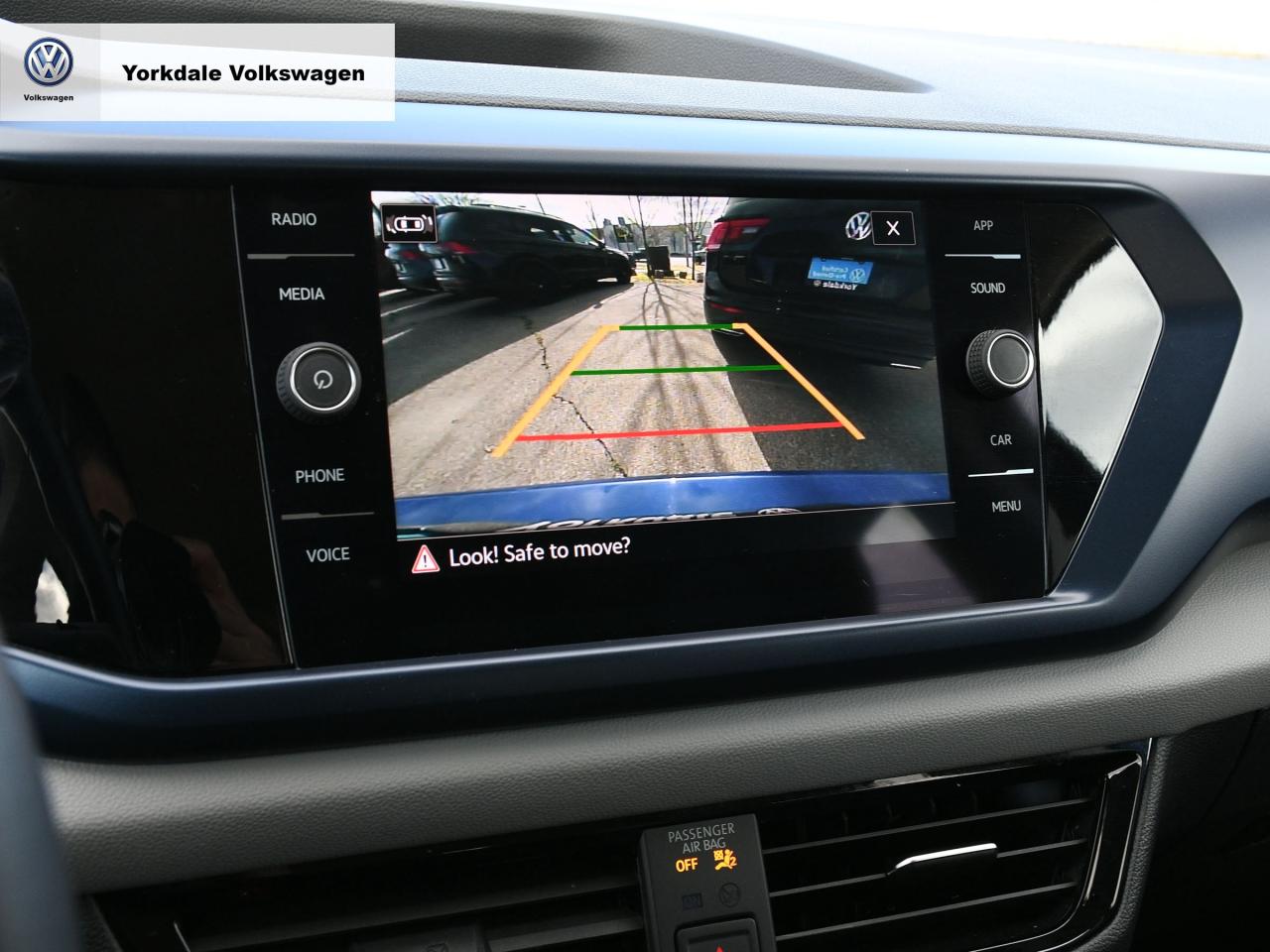 2022 Volkswagen Taos  Photo