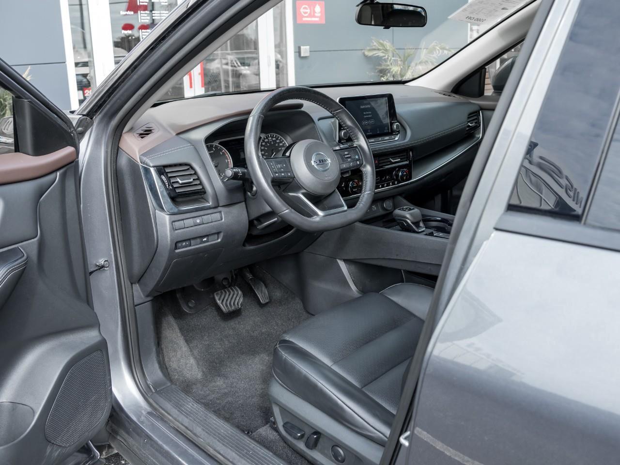 2021 Nissan Rogue SV Photo