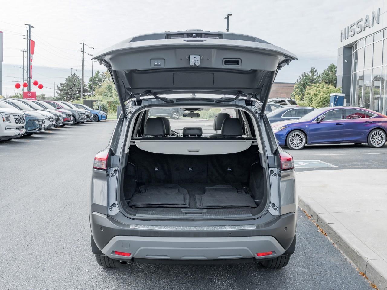 2021 Nissan Rogue SV Photo