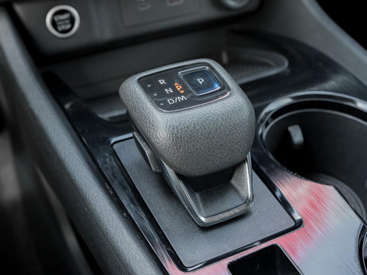 2021 Nissan Rogue SV Photo