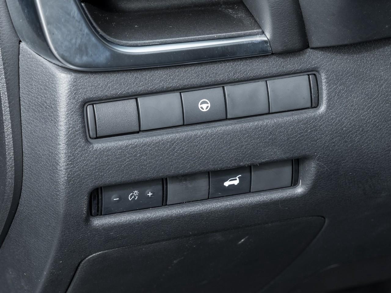 2021 Nissan Rogue SV Photo