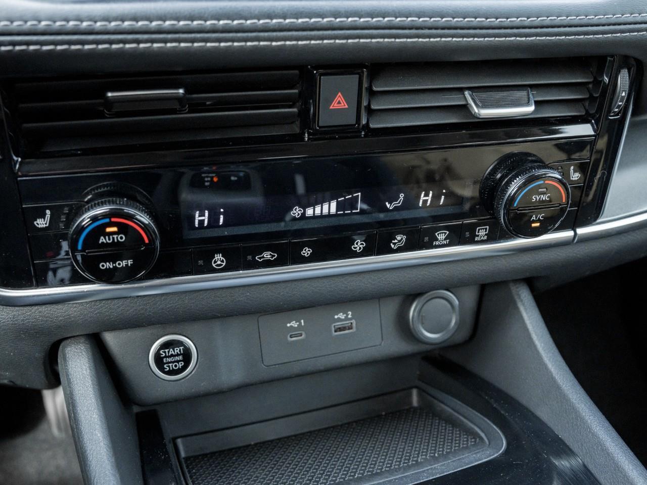 2021 Nissan Rogue SV Photo