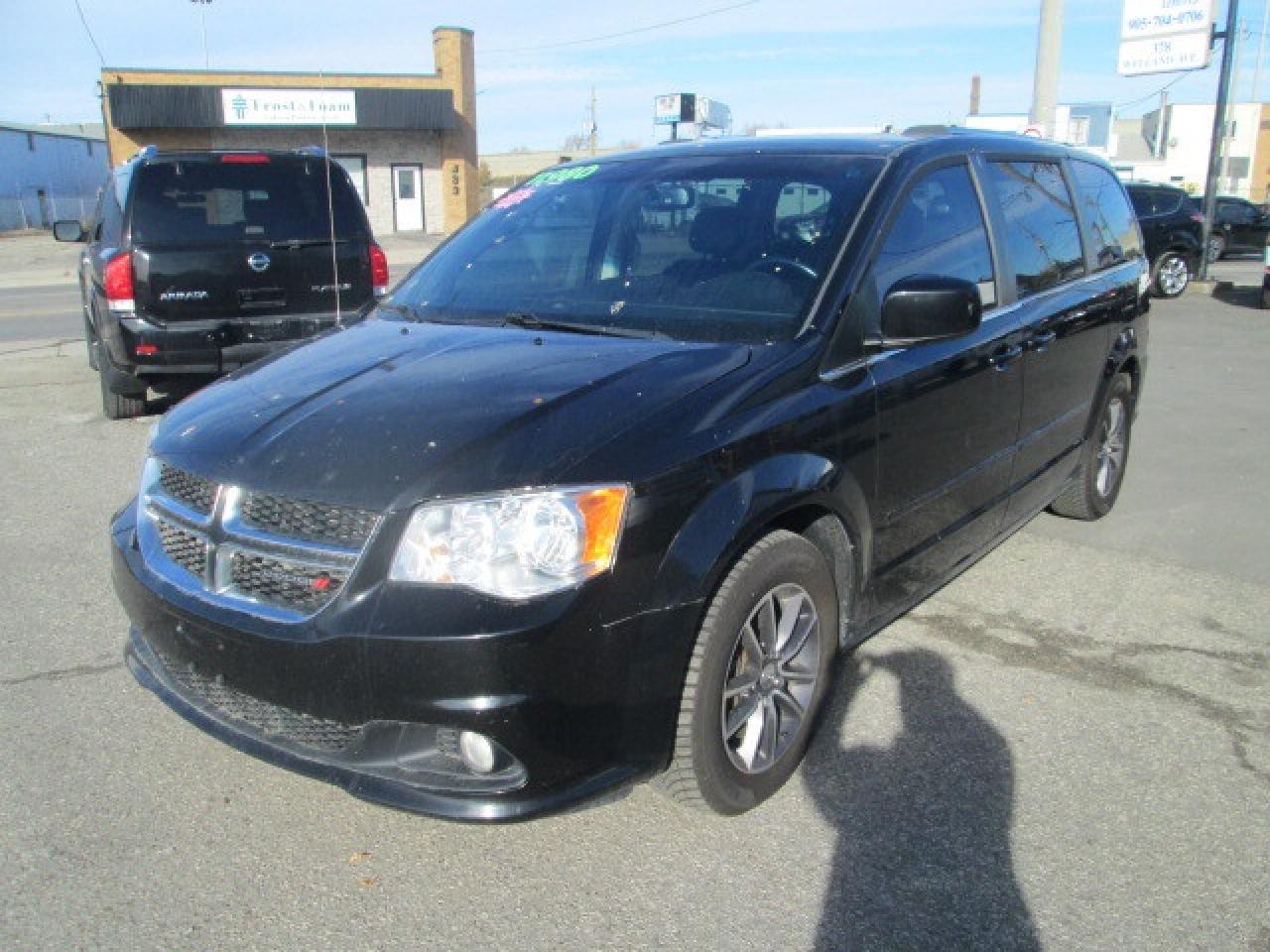 2017 Dodge Grand Caravan 4dr Wgn SXT Premium Plus, Leather, Navigation Photo