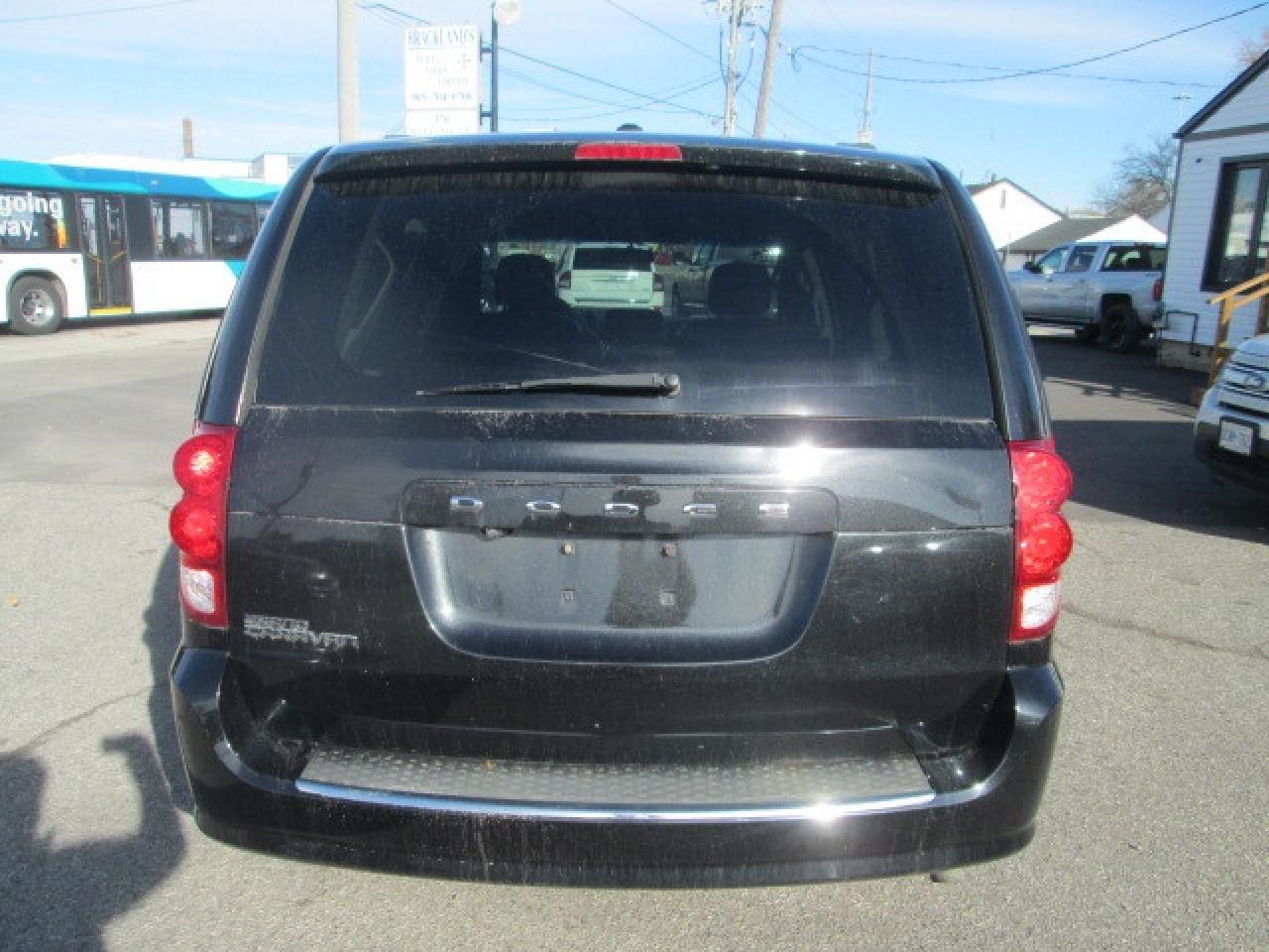 2017 Dodge Grand Caravan 4dr Wgn SXT Premium Plus, Leather, Navigation Photo