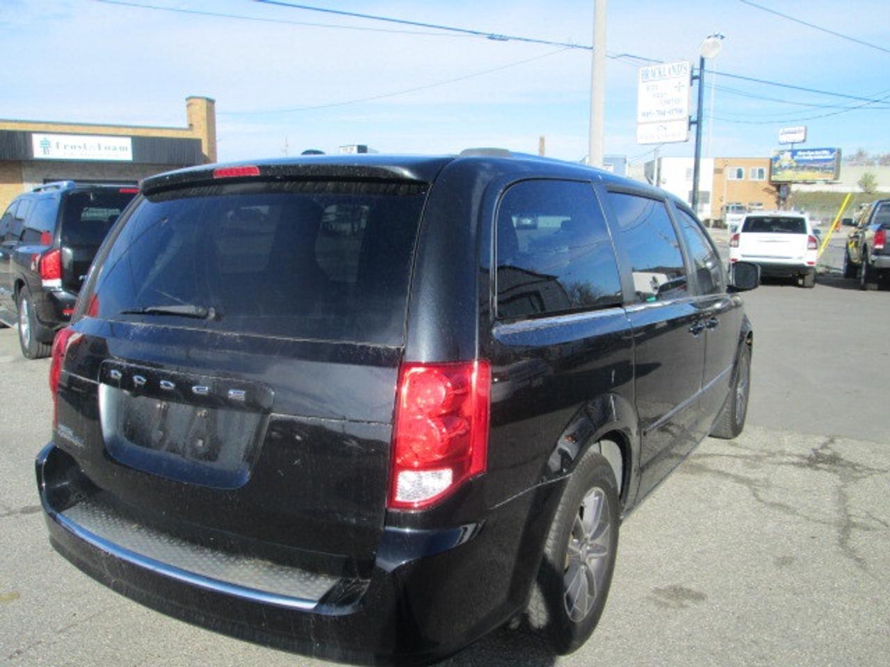 2017 Dodge Grand Caravan 4dr Wgn SXT Premium Plus, Leather, Navigation Photo