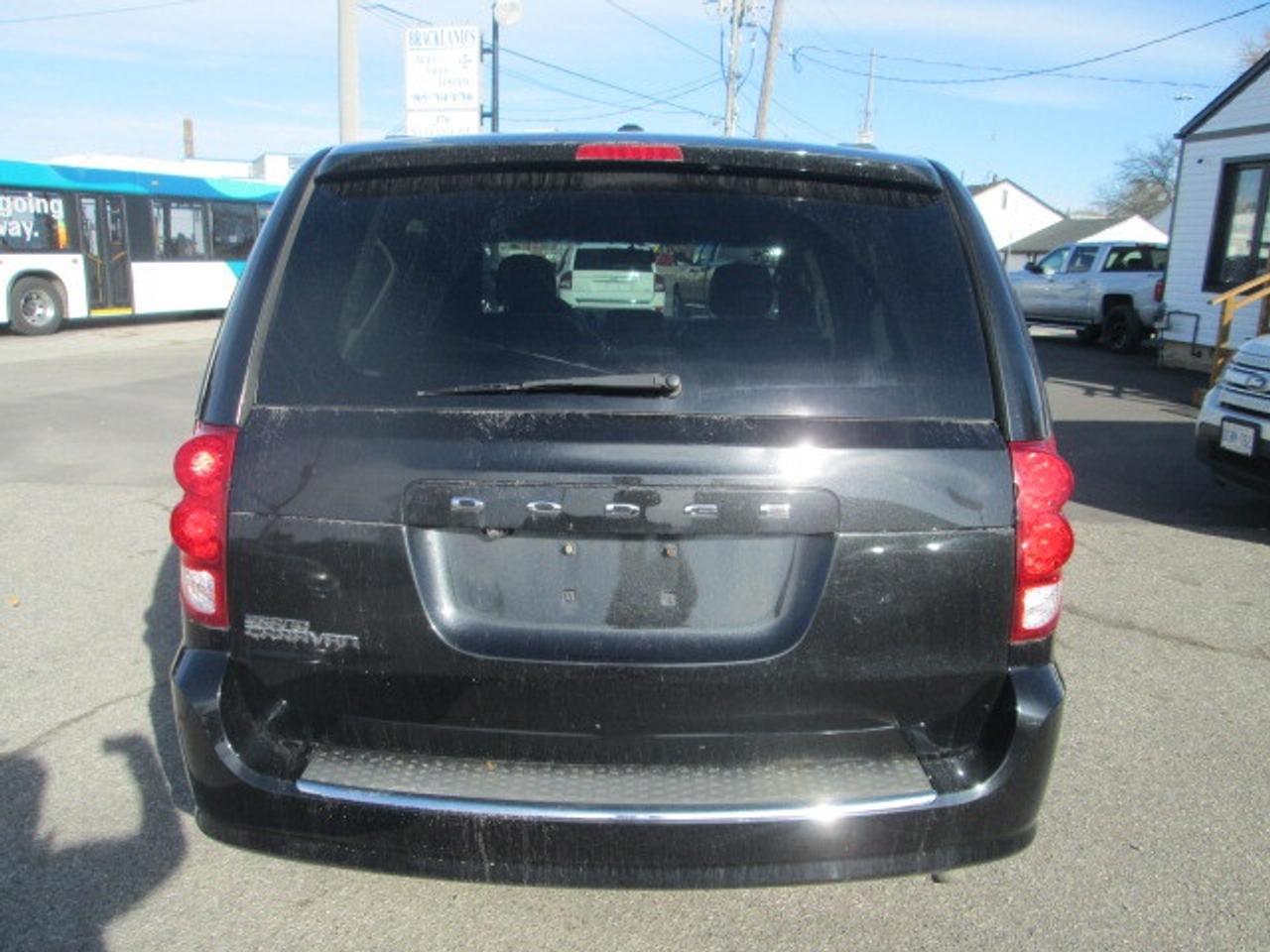 2017 Dodge Grand Caravan 4dr Wgn SXT Premium Plus, Leather, Navigation Photo