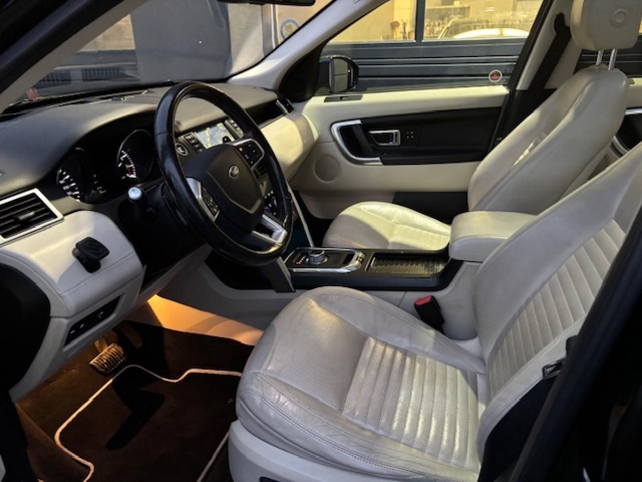 2016 Land Rover Discovery Sport AWD HSE LUXURY, PANO ROOF, NAVI, LOADED UP!! Photo2