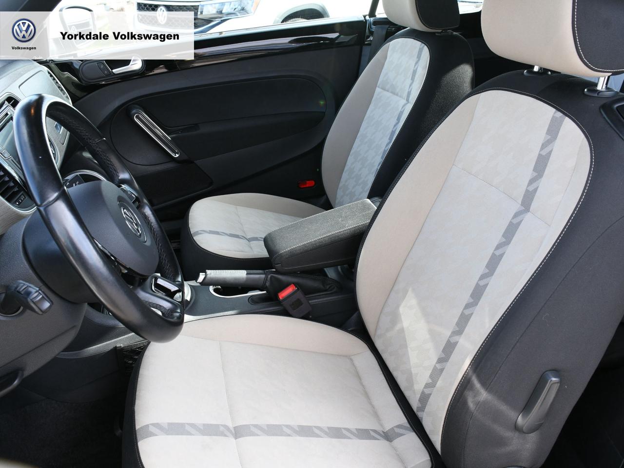 2018 Volkswagen Beetle Convertible Trendline Photo