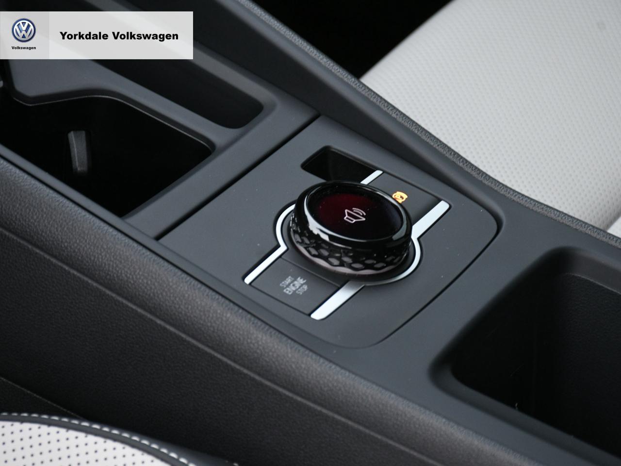 2025 Volkswagen Tiguan  Photo