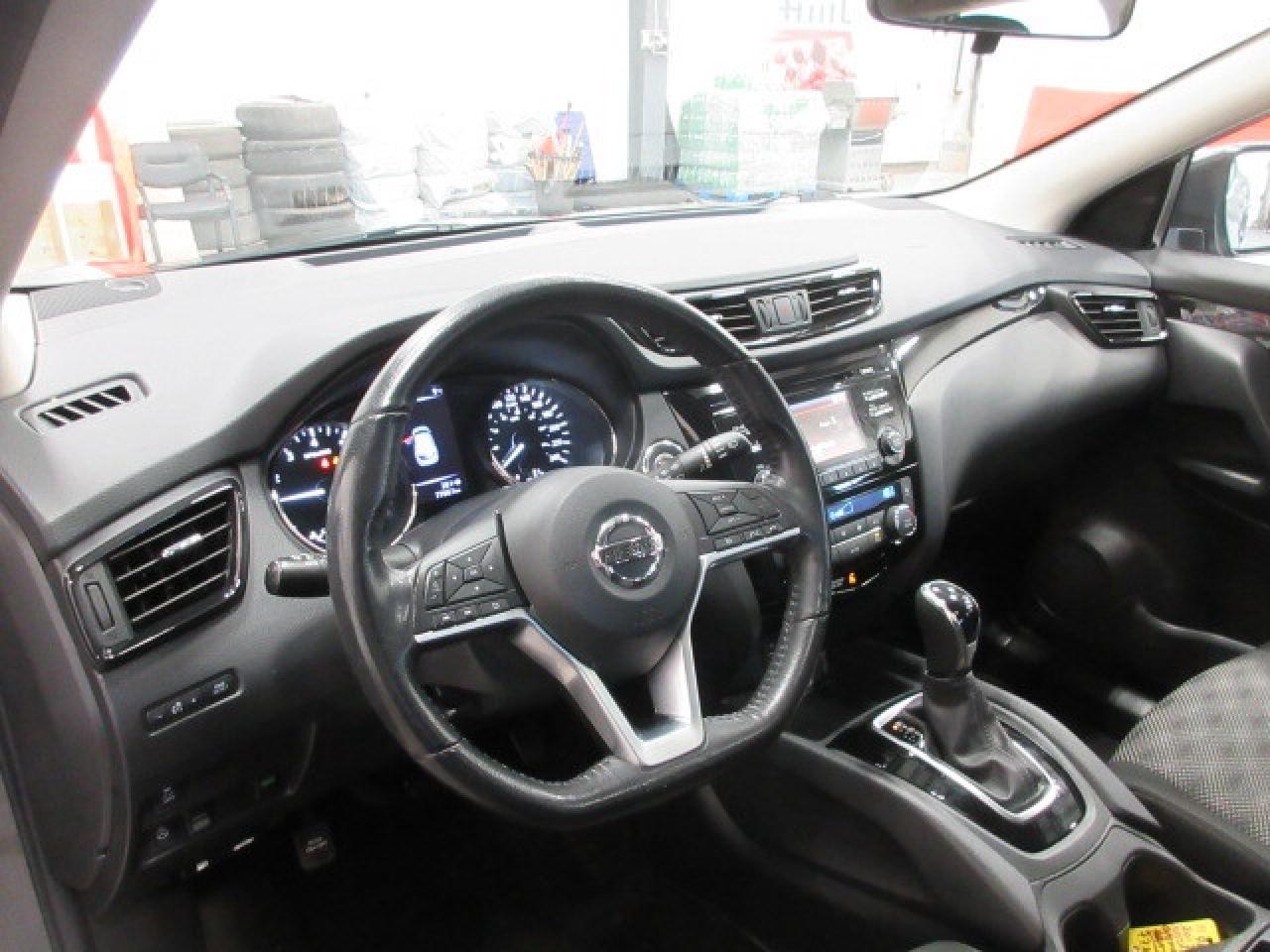 2018 Nissan Qashqai SV AWD, ROOF, HTD. SEATS, BT, CAMERA, 77K! Photo