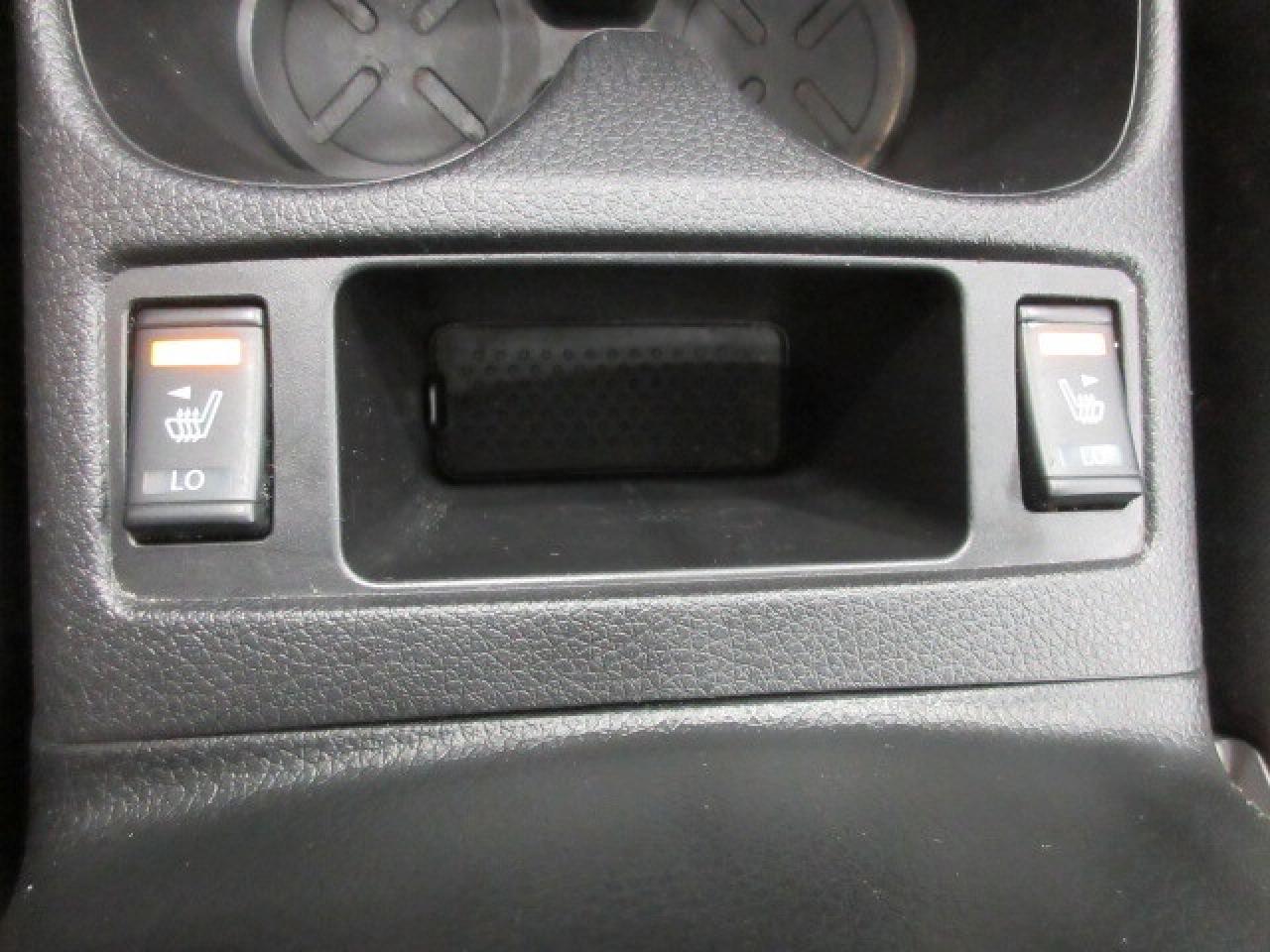 2018 Nissan Qashqai SV AWD, ROOF, HTD. SEATS, BT, CAMERA, 77K! Photo