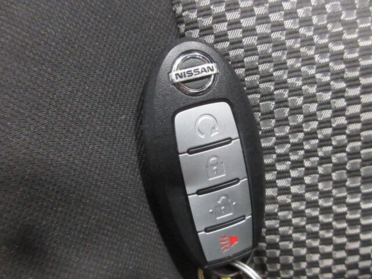 2018 Nissan Qashqai SV AWD, ROOF, HTD. SEATS, BT, CAMERA, 77K! Photo