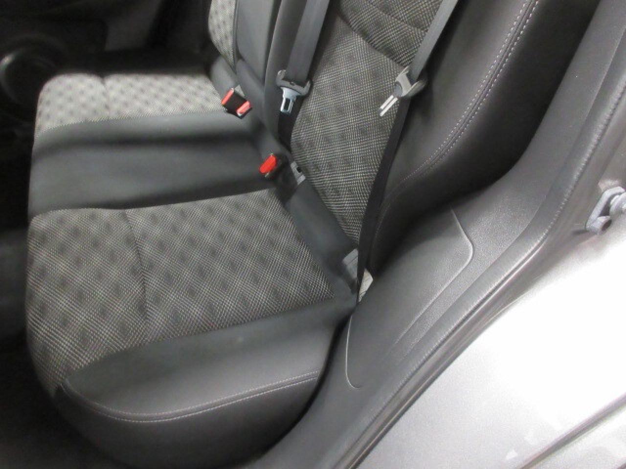 2018 Nissan Qashqai SV AWD, ROOF, HTD. SEATS, BT, CAMERA, 77K! Photo