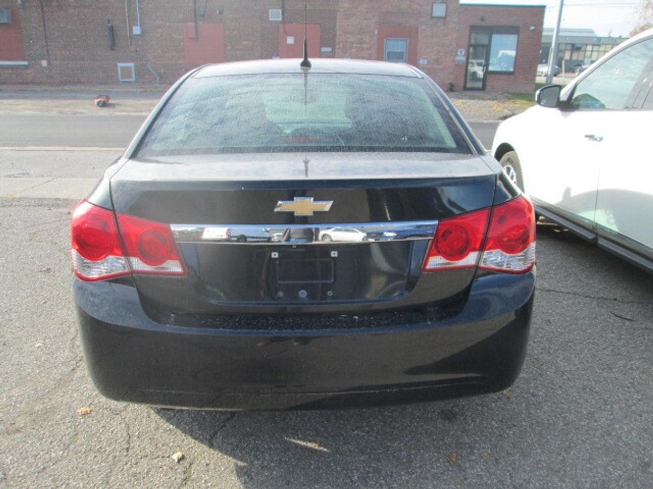 2014 Chevrolet Cruze 4dr Sdn 1LT, Back Up Camera, Power Group Photo2