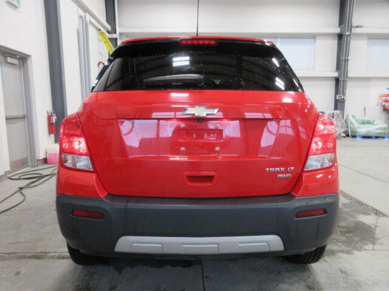 2016 Chevrolet Trax LT AWD, ALLOYS, A/C, BT, CAMERA, 120K! Photo