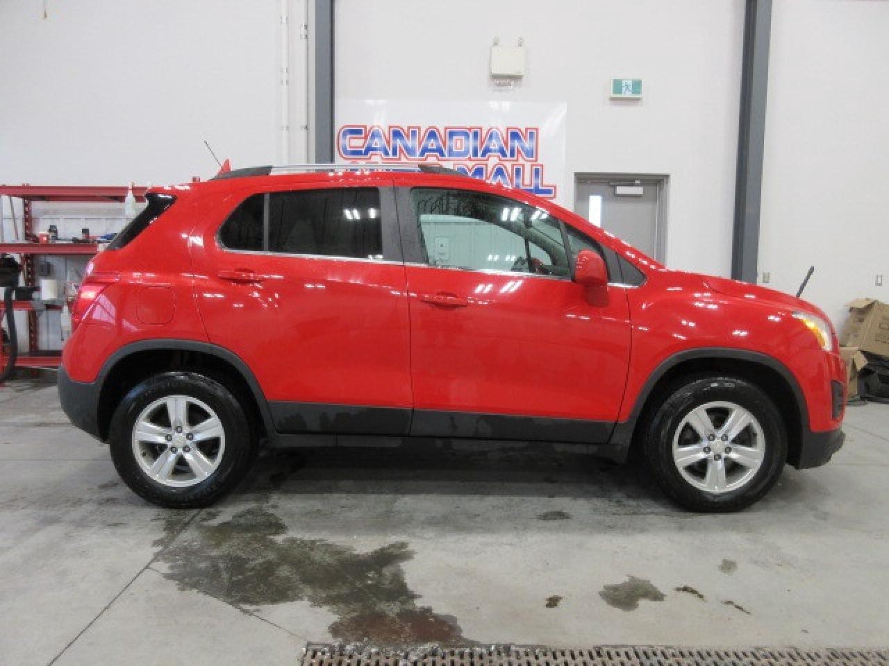 2016 Chevrolet Trax LT AWD, ALLOYS, A/C, BT, CAMERA, 120K! Photo