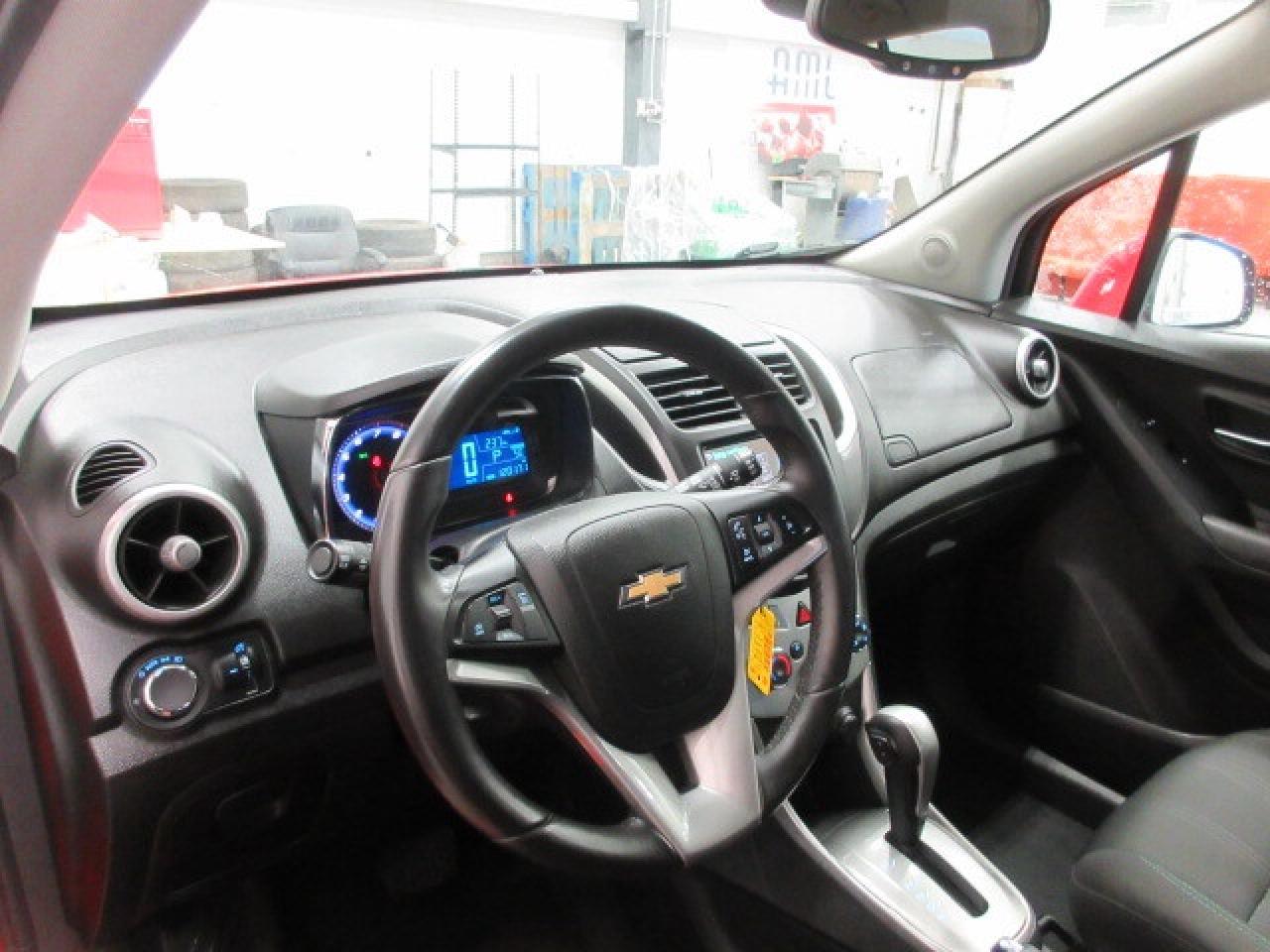 2016 Chevrolet Trax LT AWD, ALLOYS, A/C, BT, CAMERA, 120K! Photo