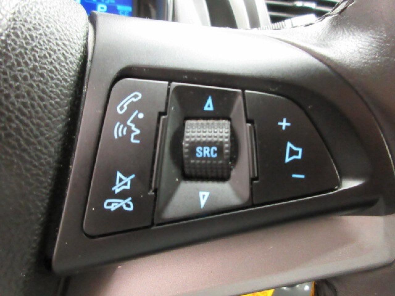 2016 Chevrolet Trax LT AWD, ALLOYS, A/C, BT, CAMERA, 120K! Photo