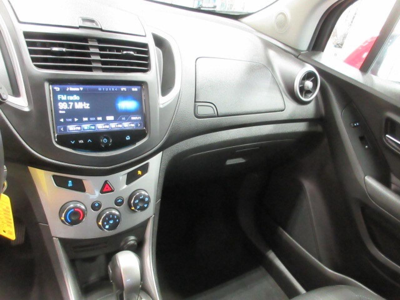 2016 Chevrolet Trax LT AWD, ALLOYS, A/C, BT, CAMERA, 120K! Photo