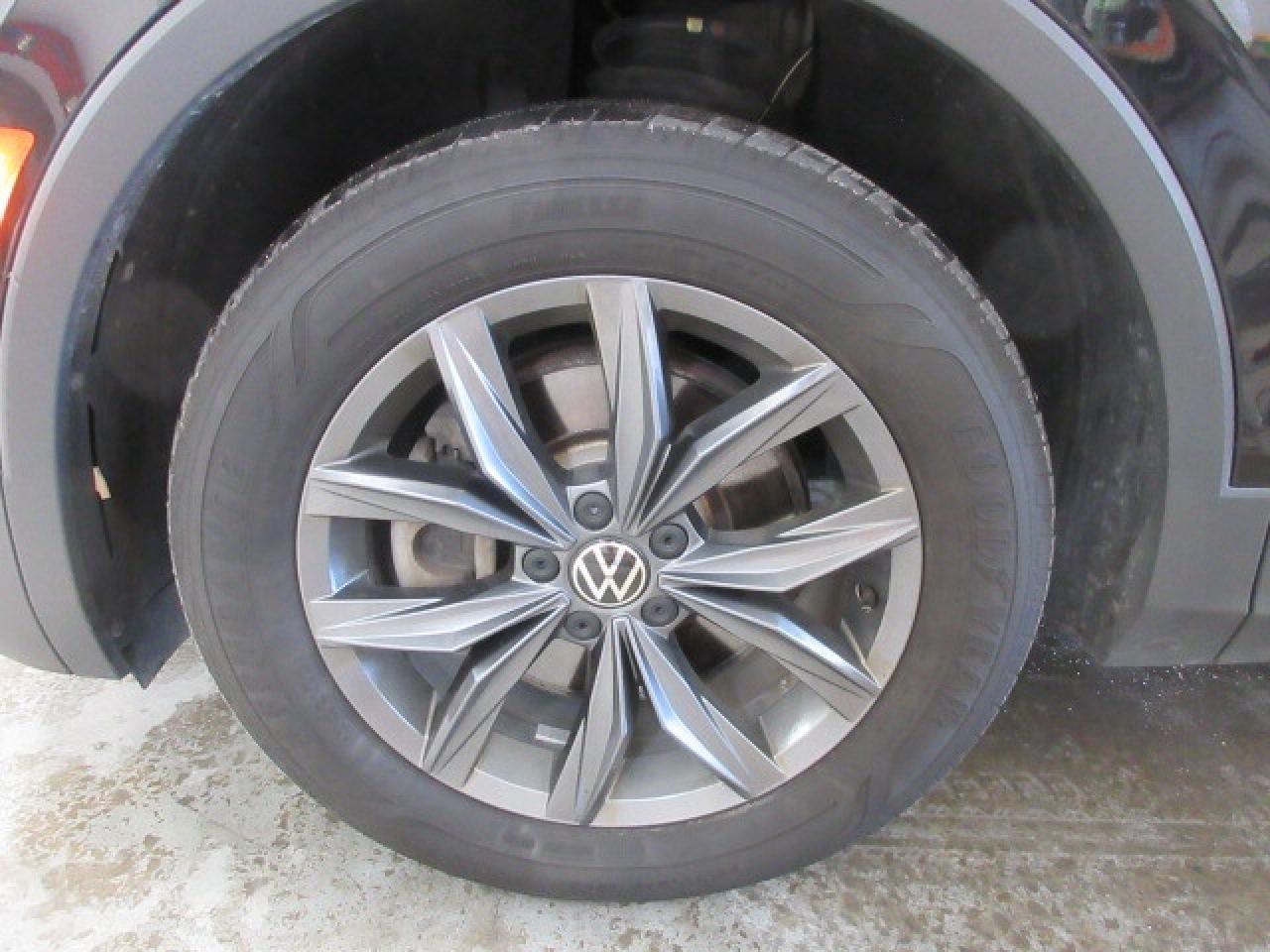 2022 Volkswagen Tiguan COMFORTLINE AWD, ROOF, HTD. LEATHER, 81K! Photo