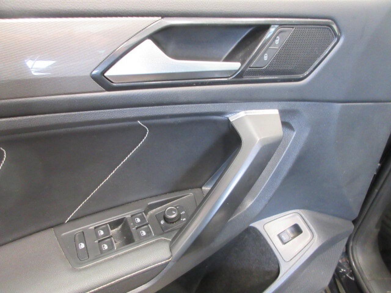 2022 Volkswagen Tiguan COMFORTLINE AWD, ROOF, HTD. LEATHER, 81K! Photo