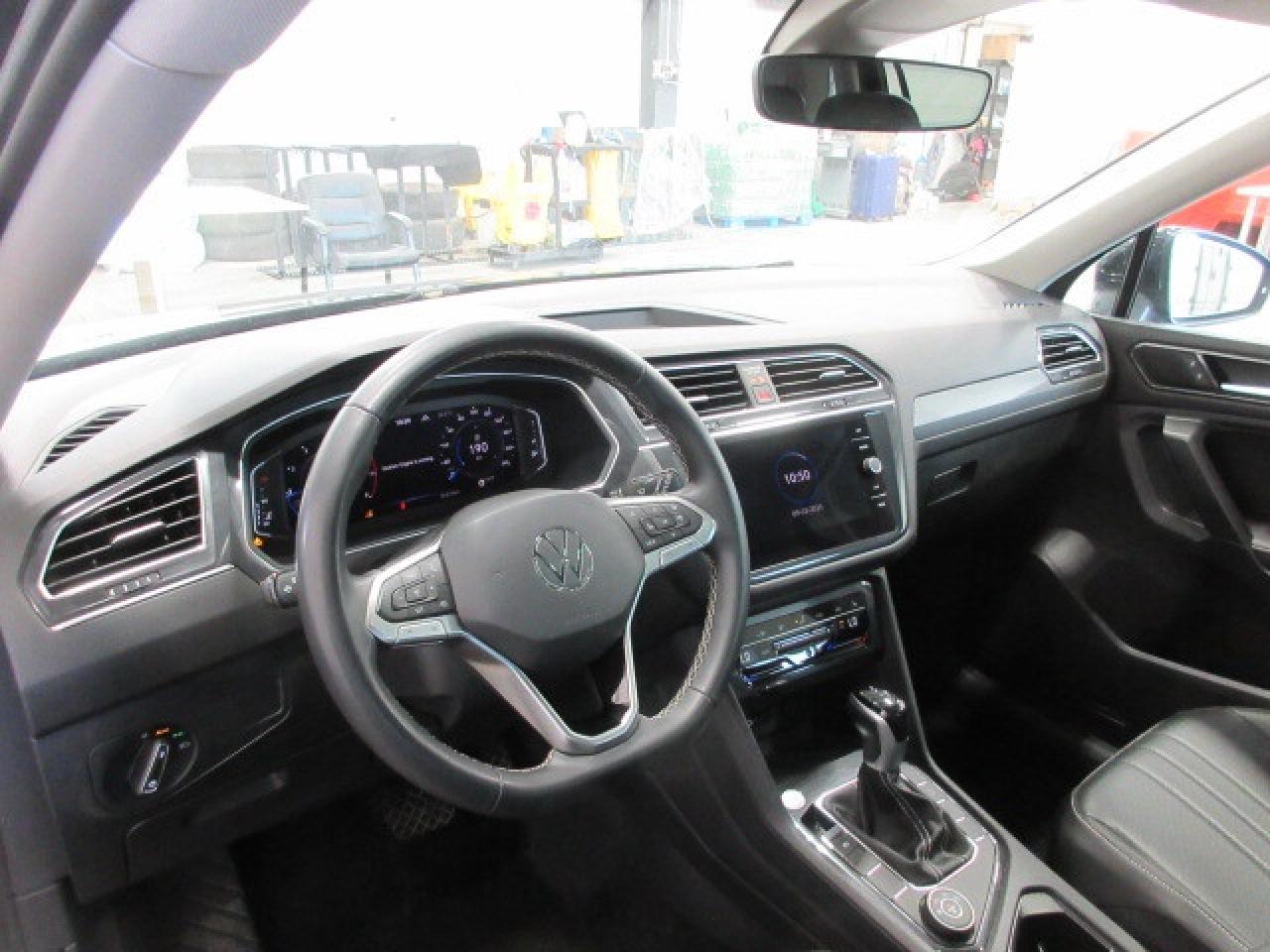 2022 Volkswagen Tiguan COMFORTLINE AWD, ROOF, HTD. LEATHER, 81K! Photo