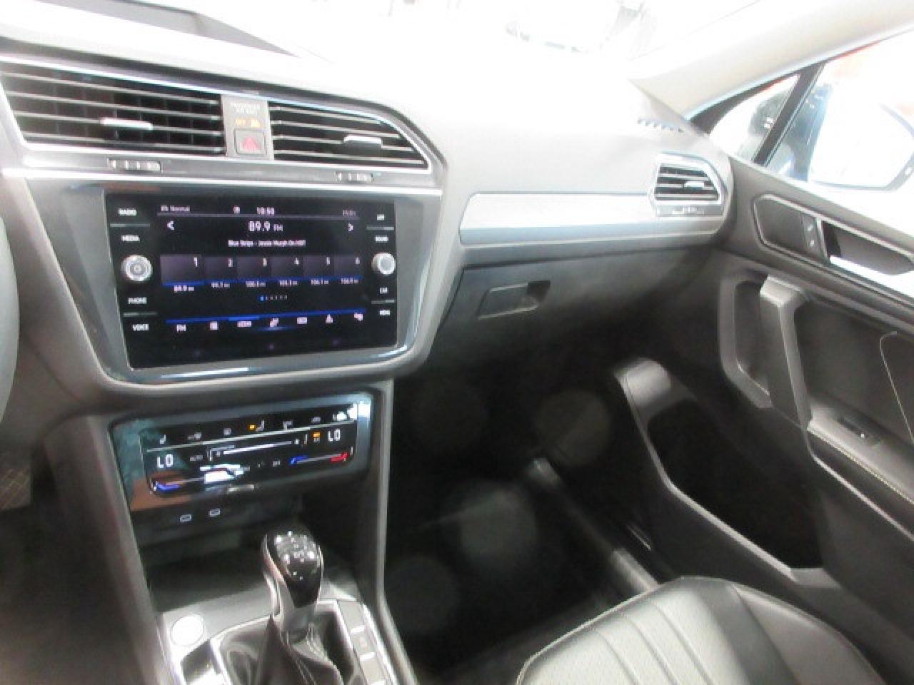 2022 Volkswagen Tiguan COMFORTLINE AWD, ROOF, HTD. LEATHER, 81K! Photo