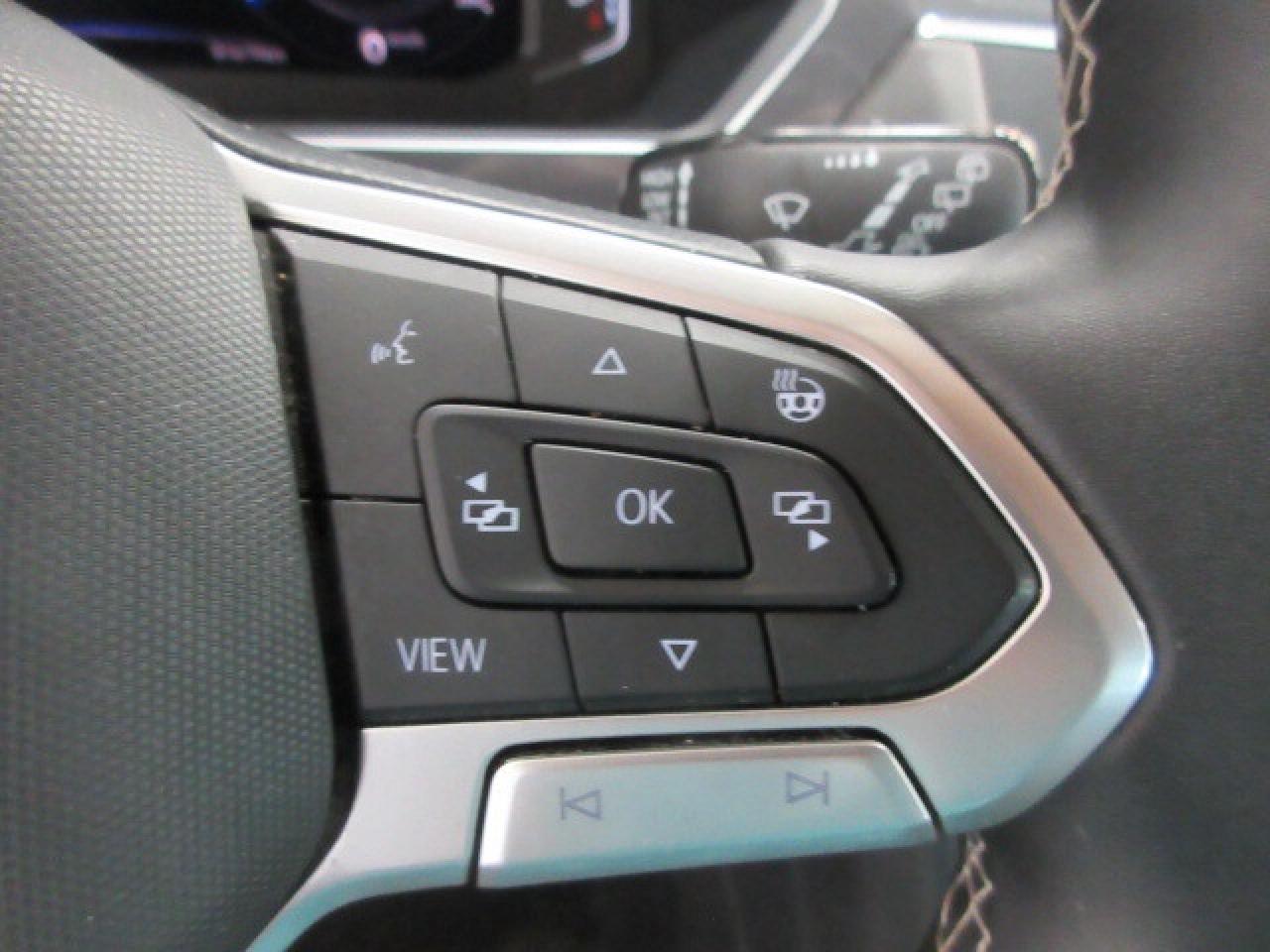 2022 Volkswagen Tiguan COMFORTLINE AWD, ROOF, HTD. LEATHER, 81K! Photo